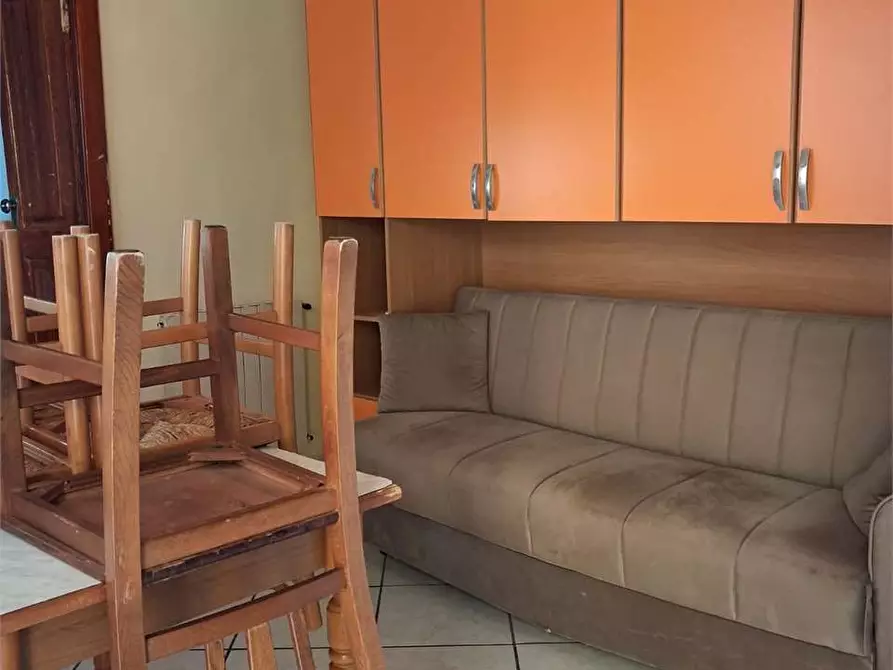 Immagine 2 di Trilocale in affitto  a Minturno