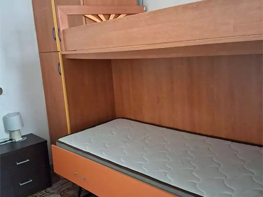 Immagine 5 di Trilocale in affitto  a Minturno