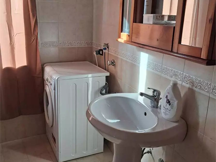 Immagine 8 di Trilocale in affitto  a Minturno