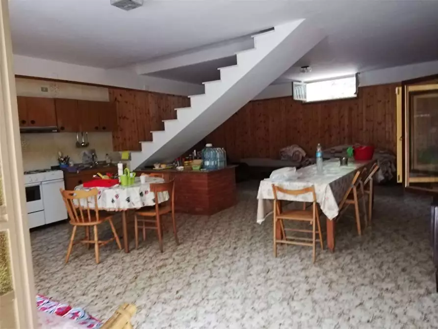 Immagine 3 di Villa in vendita  a Formia