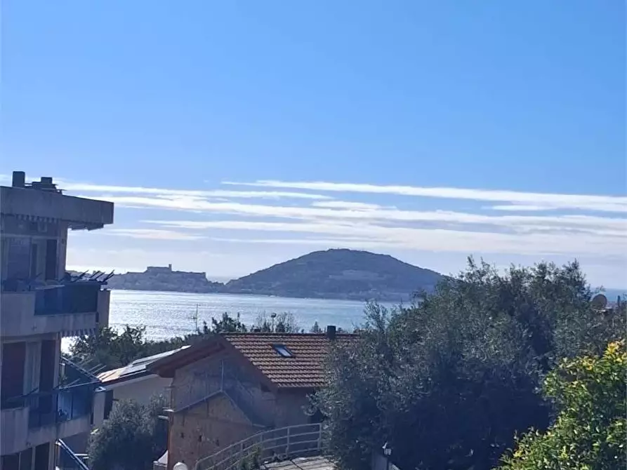 Immagine 1 di Villa in vendita  a Formia