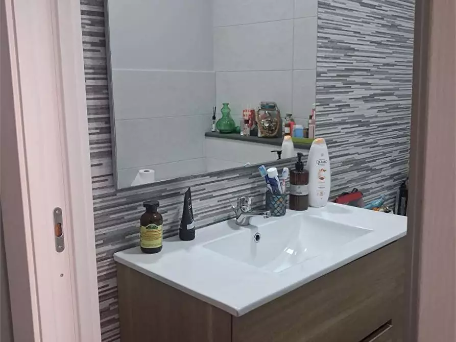 Immagine 12 di Stabile in vendita  a Formia