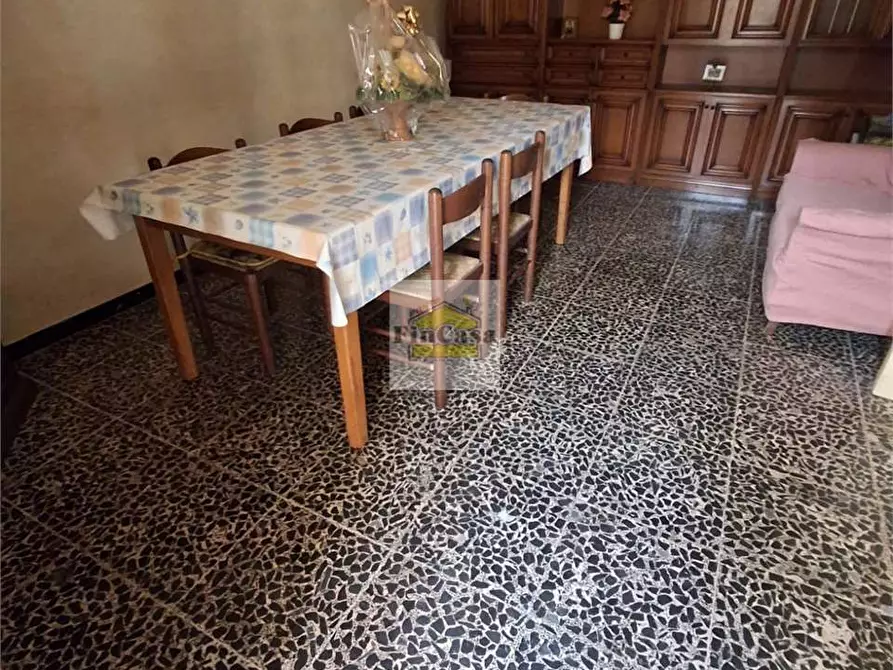 Immagine 8 di Stabile in vendita  a Formia