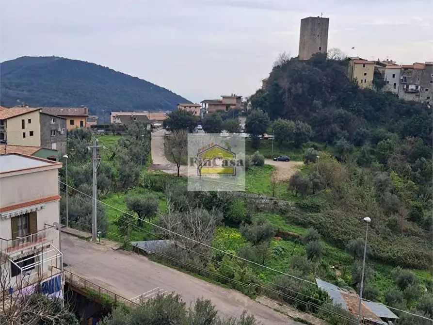 Immagine 20 di Stabile in vendita  a Formia