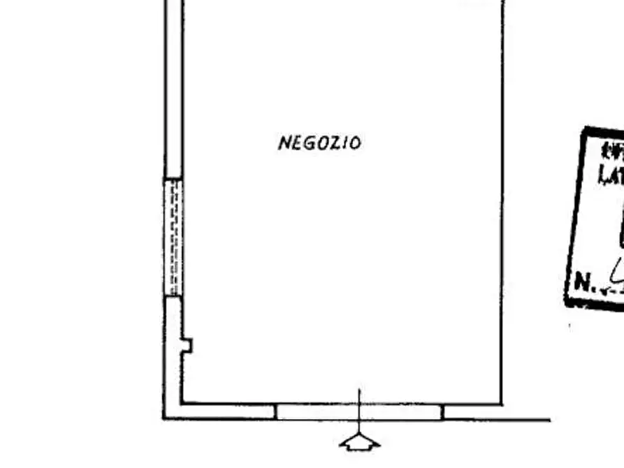 Immagine 1 di Negozio in vendita  a Formia