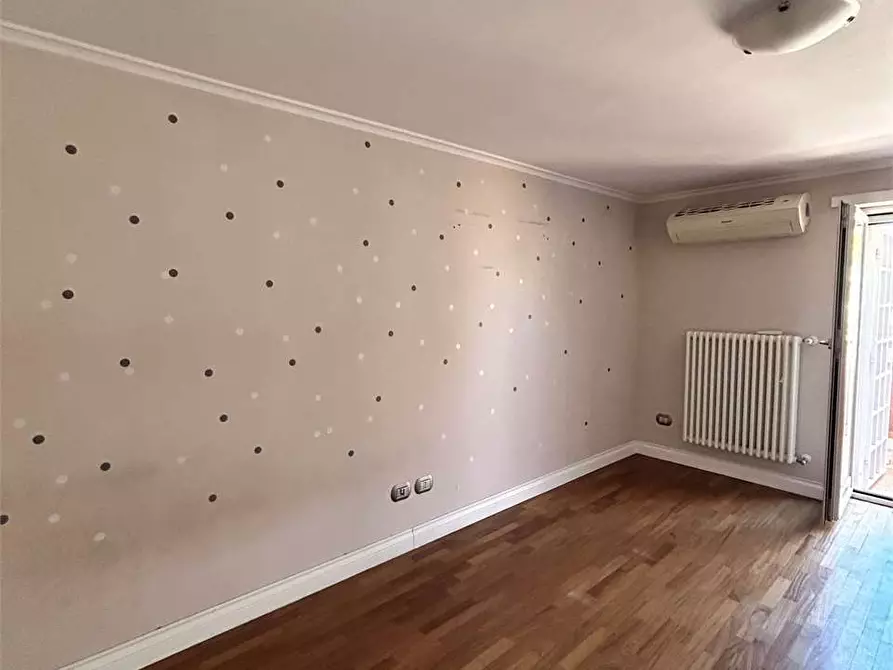 Immagine 21 di Appartamento in vendita  a Formia