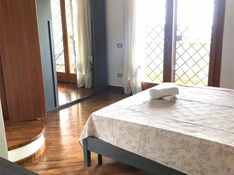 Immagine 21 di Villa in affitto  a Formia
