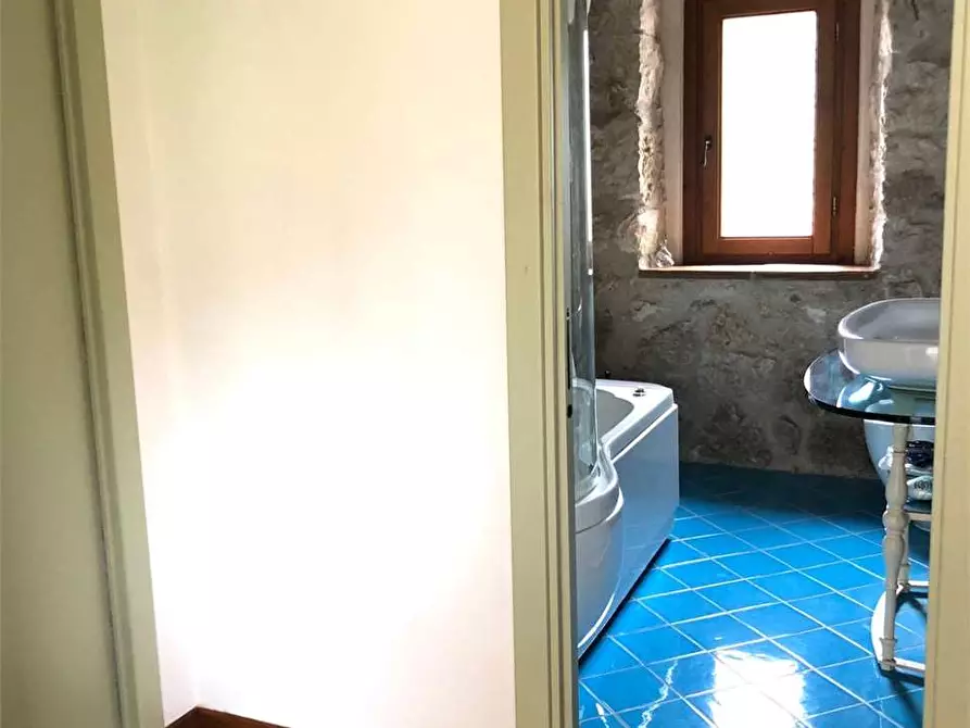 Immagine 34 di Villa in affitto  a Formia