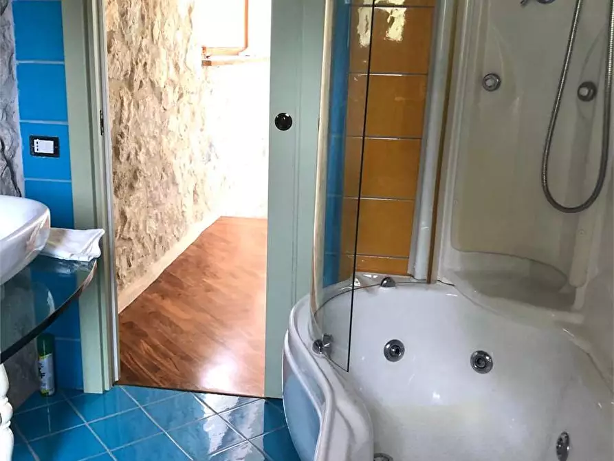 Immagine 37 di Villa in affitto  a Formia