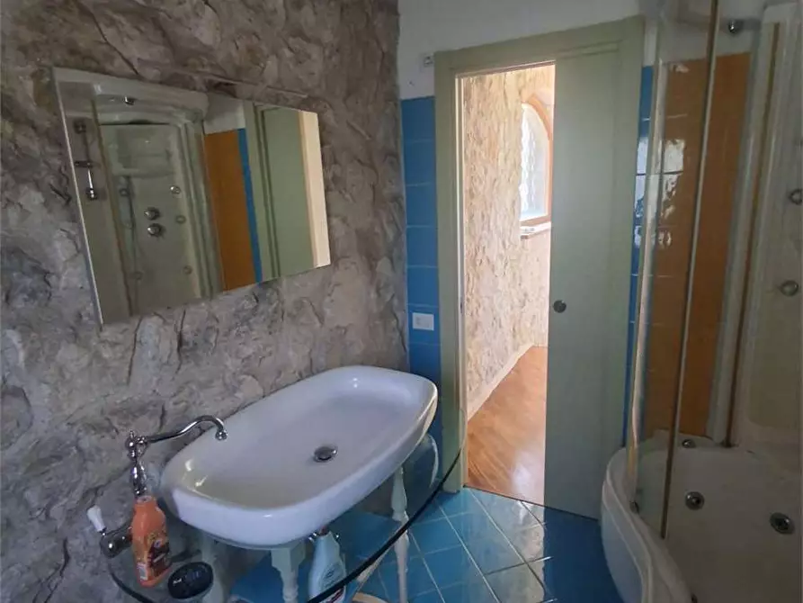 Immagine 38 di Villa in affitto  a Formia