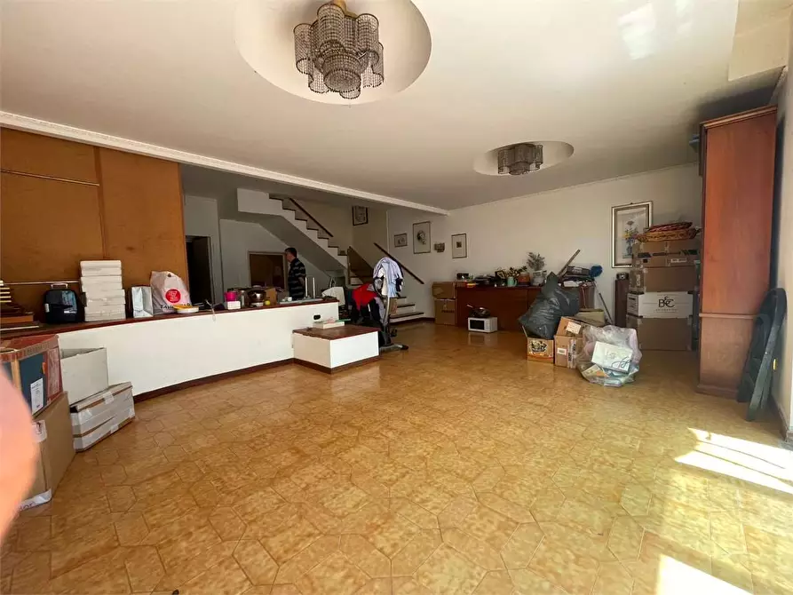 Immagine 11 di Villa in vendita  a Formia