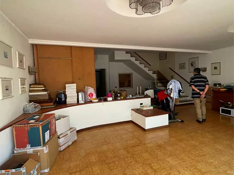 Immagine 12 di Villa in vendita  a Formia