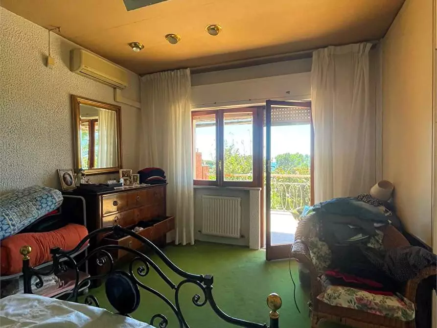 Immagine 21 di Villa in vendita  a Formia