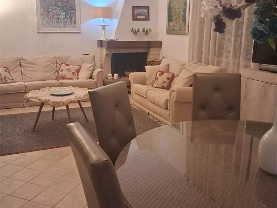 Immagine 2 di Villa in affitto  a Formia