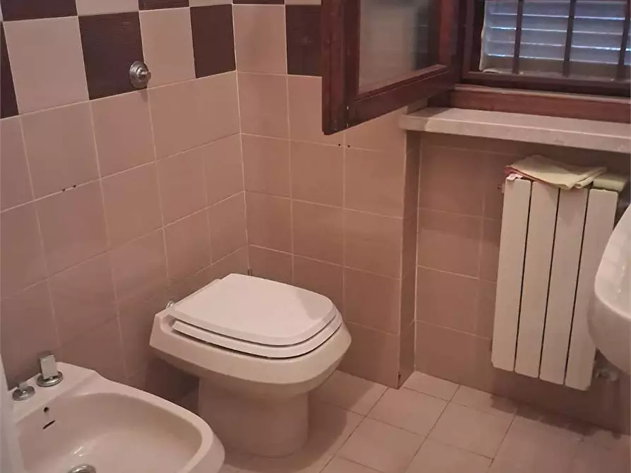 Immagine 7 di Villa in affitto  a Formia