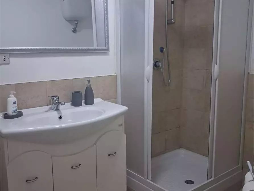 Immagine 11 di Villa in affitto  a Formia