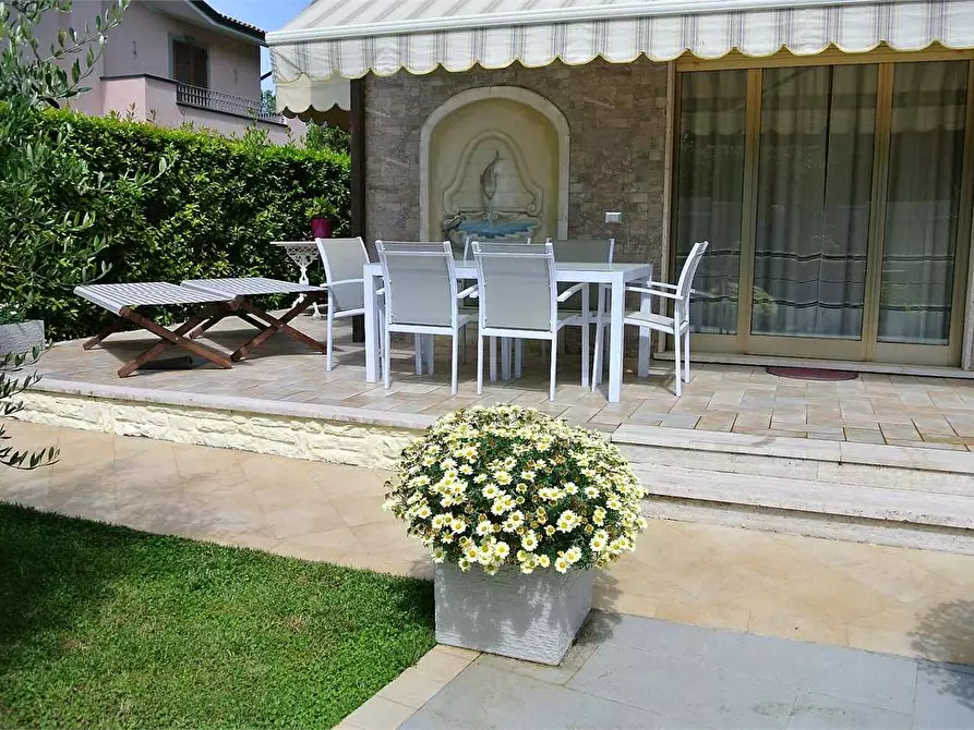 Immagine 3 di Casa bifamiliare in affitto  in Via Viani a Forte Dei Marmi