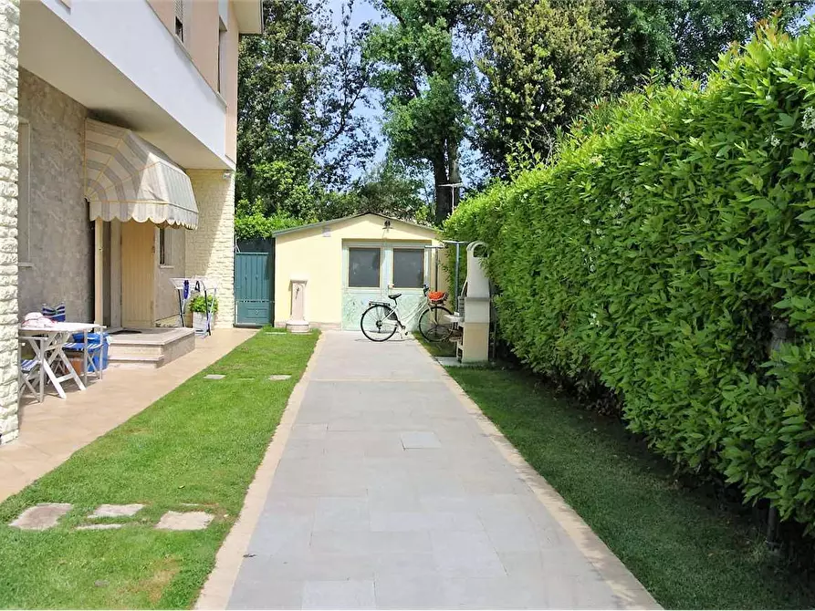 Immagine 4 di Casa bifamiliare in affitto  in Via Viani a Forte Dei Marmi