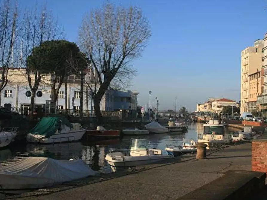 Immagine 1 di Casa bifamiliare in vendita  in Via Garibaldi a Viareggio