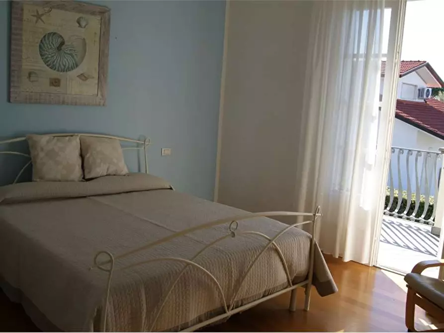 Immagine 49 di Villa in affitto  in Via B. Croce a Forte Dei Marmi