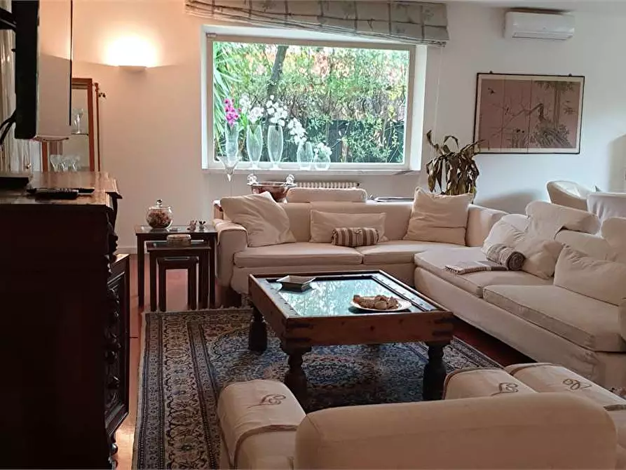 Immagine 7 di Villa in affitto  in Via A.Volta a Forte Dei Marmi