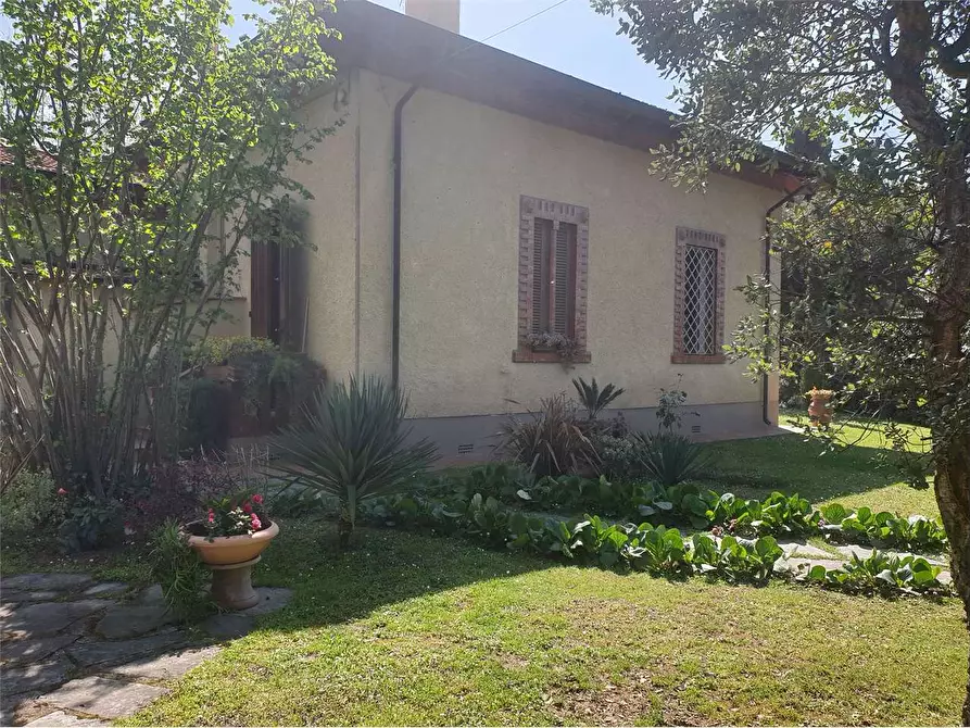 Immagine 10 di Villa in affitto  in Via Firenze a Forte Dei Marmi