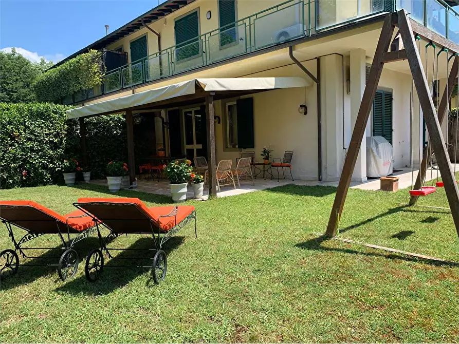 Immagine 1 di Appartamento in vendita  in Via D. Alighieri a Pietrasanta