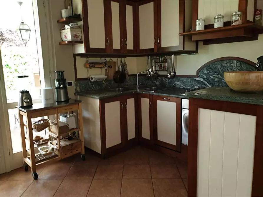 Immagine 14 di Villa in vendita  in Via Setteponti a Pietrasanta