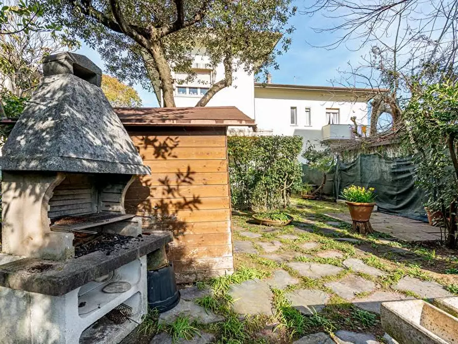 Immagine 16 di Casa bifamiliare in affitto  in Via Cesare Battisti a Pietrasanta