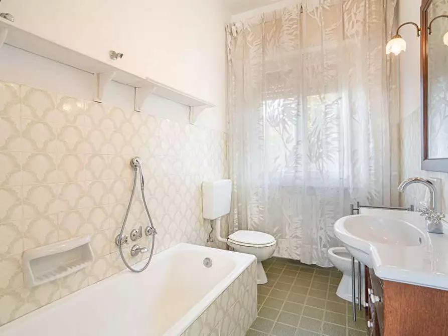 Immagine 12 di Casa bifamiliare in affitto  in Via Cesare Battisti a Pietrasanta