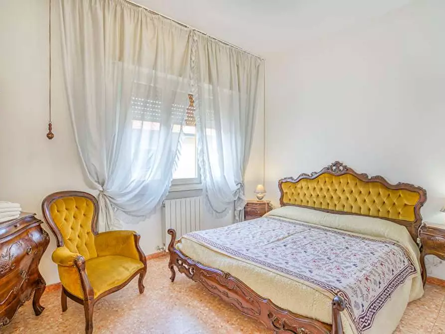 Immagine 10 di Casa bifamiliare in affitto  in Via Cesare Battisti a Pietrasanta