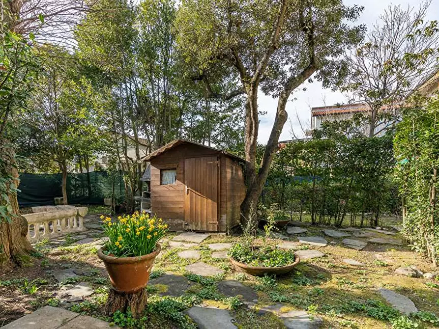 Immagine 15 di Casa bifamiliare in affitto  in Via Cesare Battisti a Pietrasanta