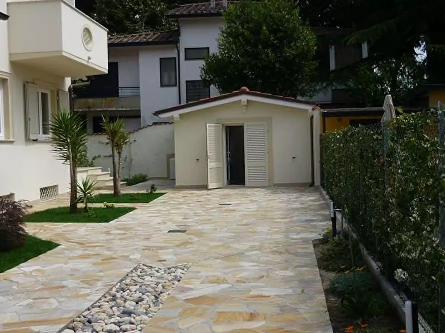 Immagine 31 di Villa in affitto  in Via Tremaiola a Pietrasanta