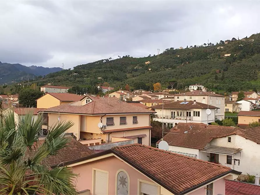 Immagine 6 di Appartamento in vendita  in Via dei Salesiani a Pietrasanta