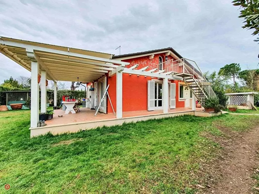 Immagine 3 di Villa in vendita  in Via Setteponti a Pietrasanta