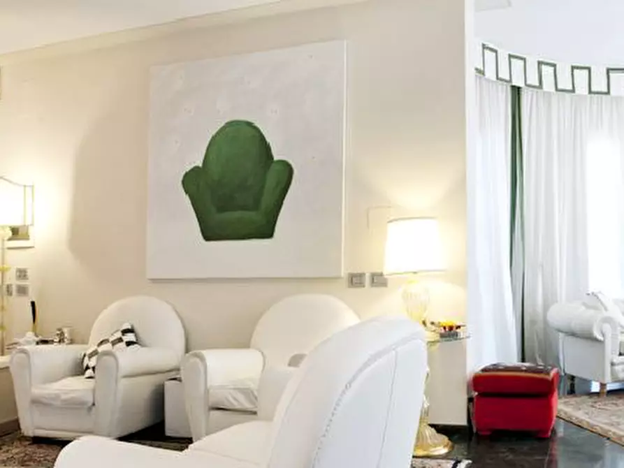 Immagine 24 di Villa in vendita  in Via Canova a Forte Dei Marmi