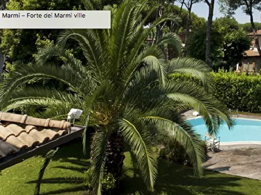 Immagine 1 di Villa in vendita  in Via Tommaso D' Aquino a Forte Dei Marmi