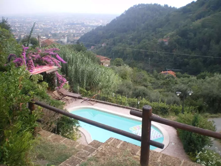 Immagine 3 di Casa bifamiliare in vendita  in Via Casone a Pietrasanta