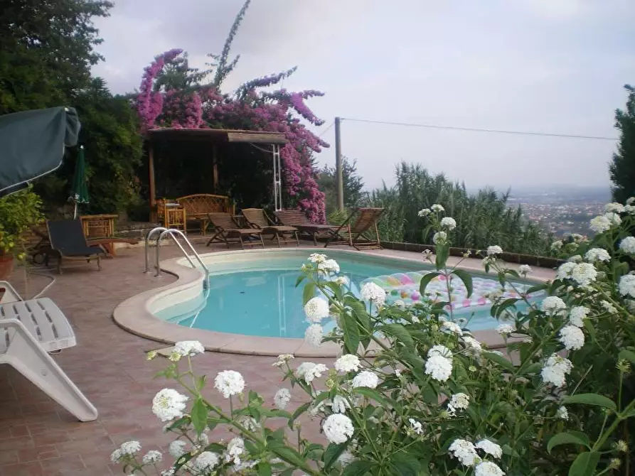 Immagine 2 di Casa bifamiliare in vendita  in Via Casone a Pietrasanta