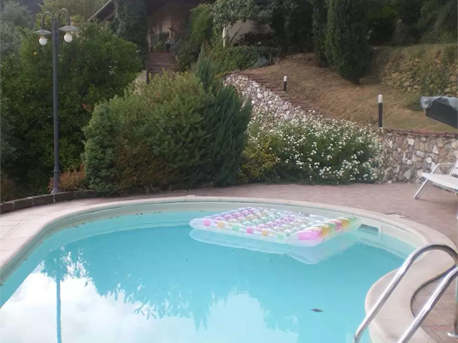 Immagine 2 di Casa bifamiliare in vendita  in Via Casone a Pietrasanta
