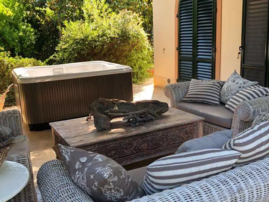 Immagine 5 di Villa in affitto  in Via A. Soffici a Forte Dei Marmi