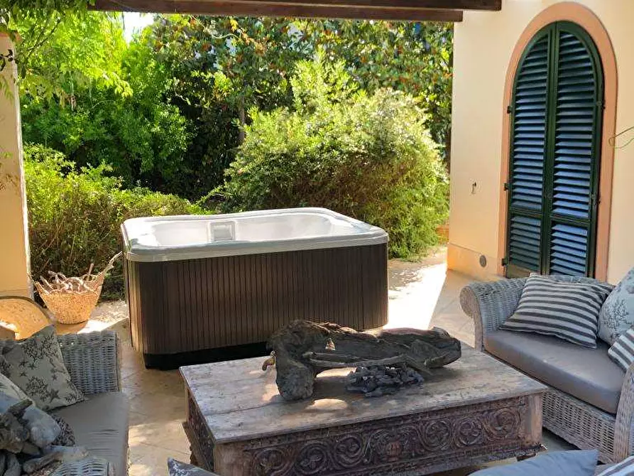 Immagine 4 di Villa in affitto  in Via A. Soffici a Forte Dei Marmi