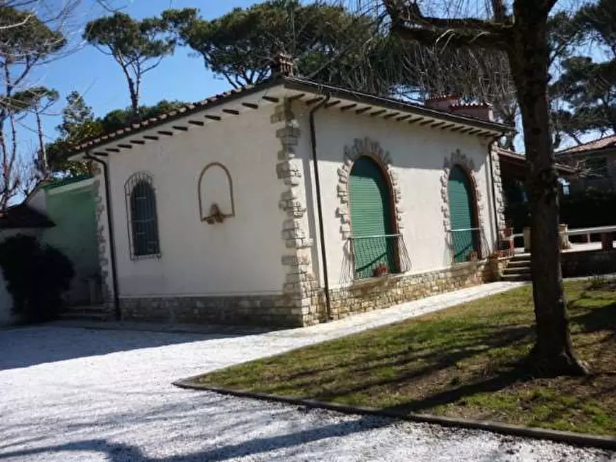 Immagine 1 di Villa in affitto  in Via Marco Polo a Pietrasanta