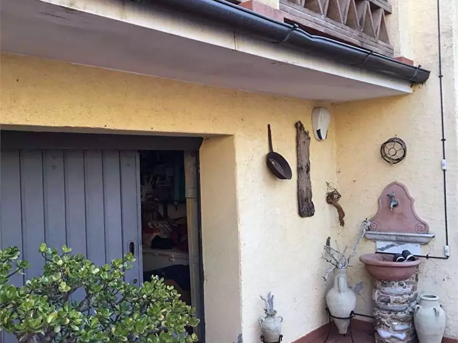 Immagine 15 di Porzione di casa in vendita  in Via degli olmi  a Forte Dei Marmi