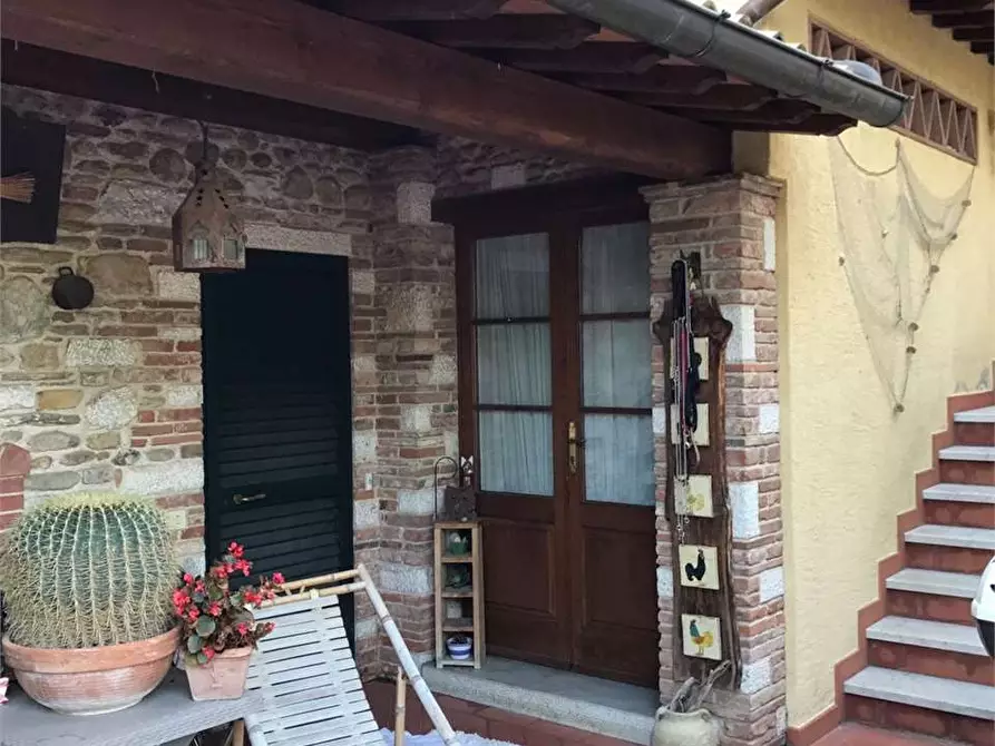 Immagine 5 di Porzione di casa in vendita  in Via degli olmi  a Forte Dei Marmi