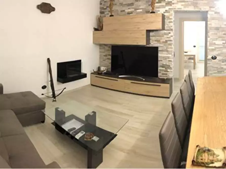 Immagine 3 di Casa bifamiliare in vendita  in Via Francesco Crispi a Forte Dei Marmi