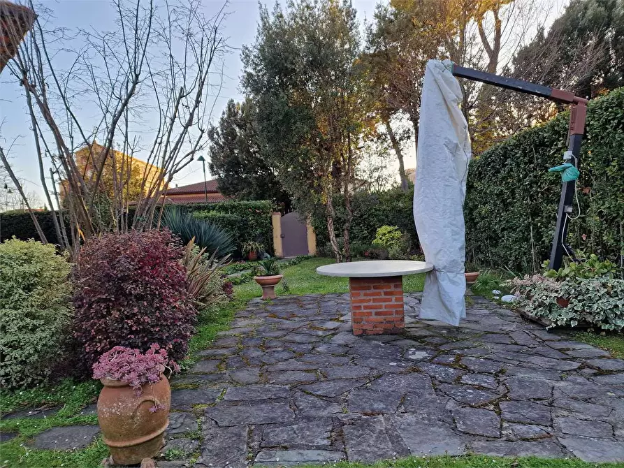 Immagine 32 di Villa in affitto  in Via Firenze a Forte Dei Marmi