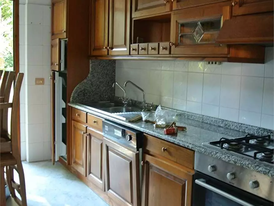 Immagine 10 di Casa bifamiliare in affitto  in via canova a Forte Dei Marmi