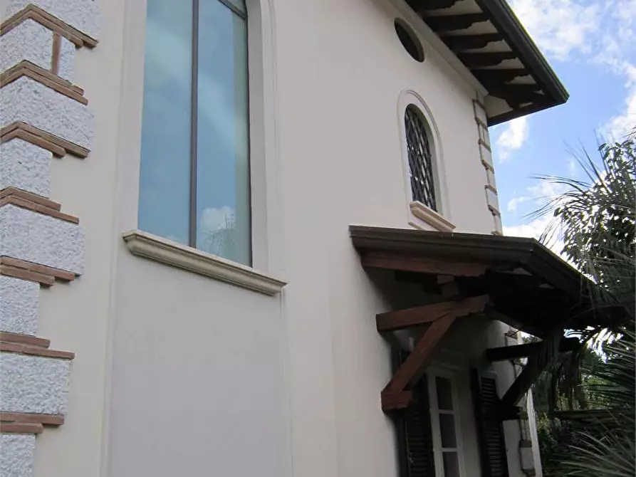 Immagine 34 di Casa bifamiliare in affitto  in via canova a Forte Dei Marmi