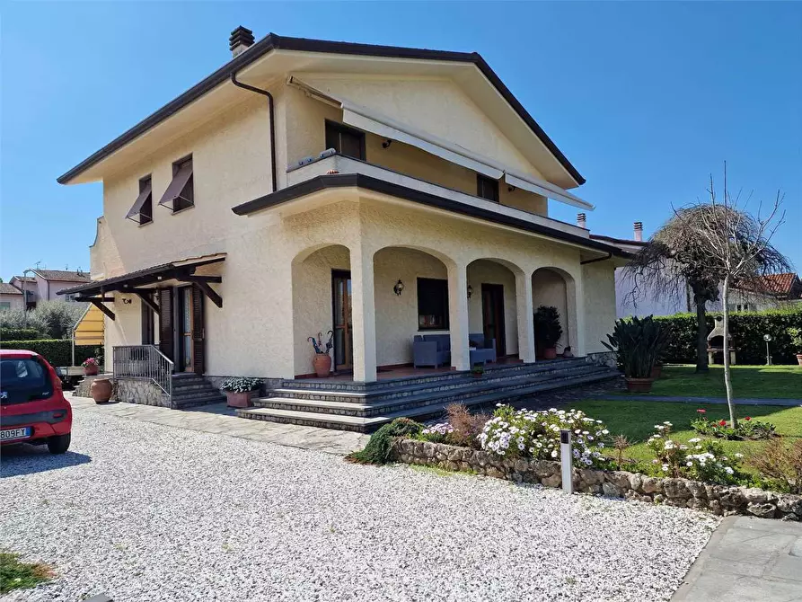 casa indipendente in vendita a Forte dei Marmi in zona Vaiana
